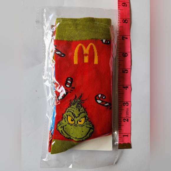McDonald's Canada The Grinch 2024 Socks Adult One Size Mismatch Color - Picture 5 of 5